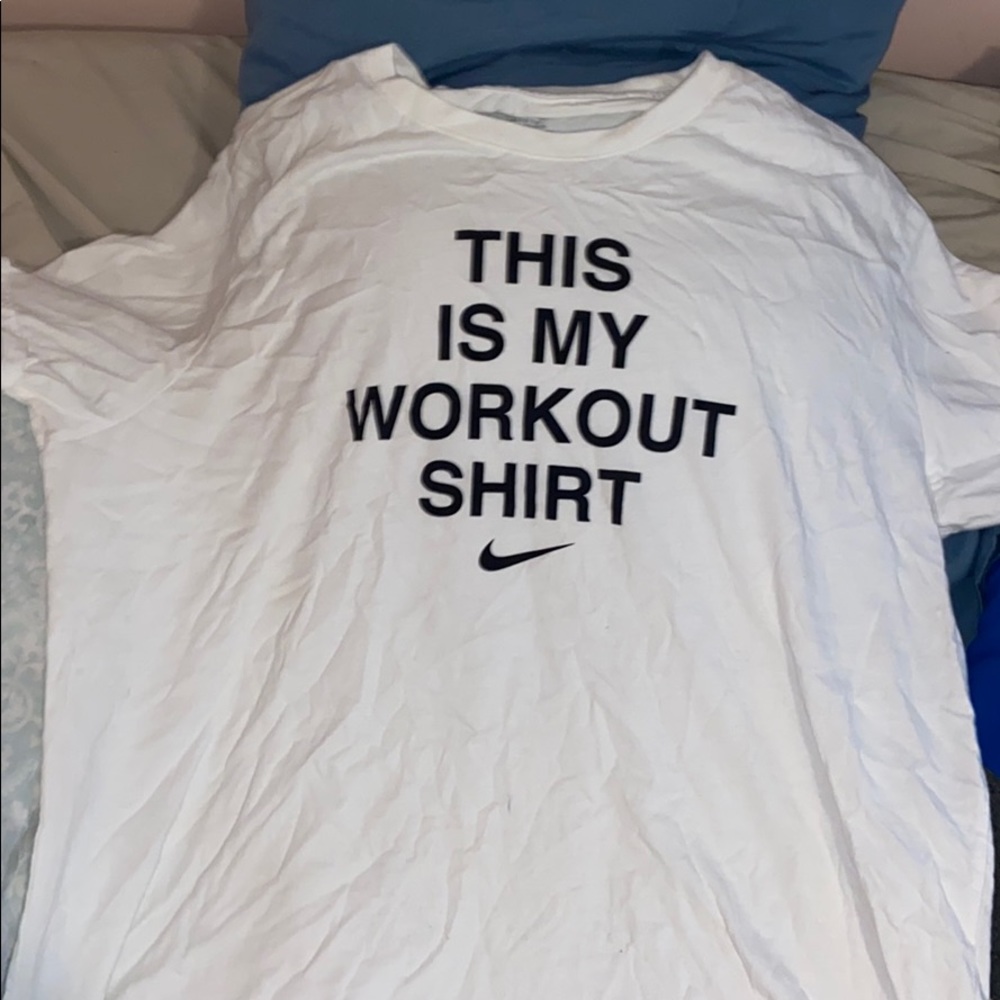 Nike tee black and white